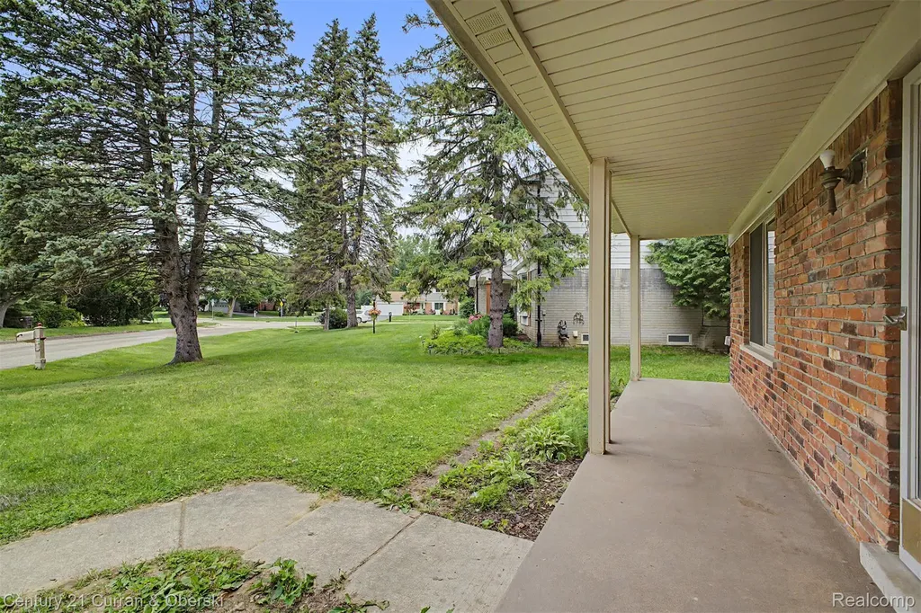 8834 Dublin Way Sterling Heights City MI 48314