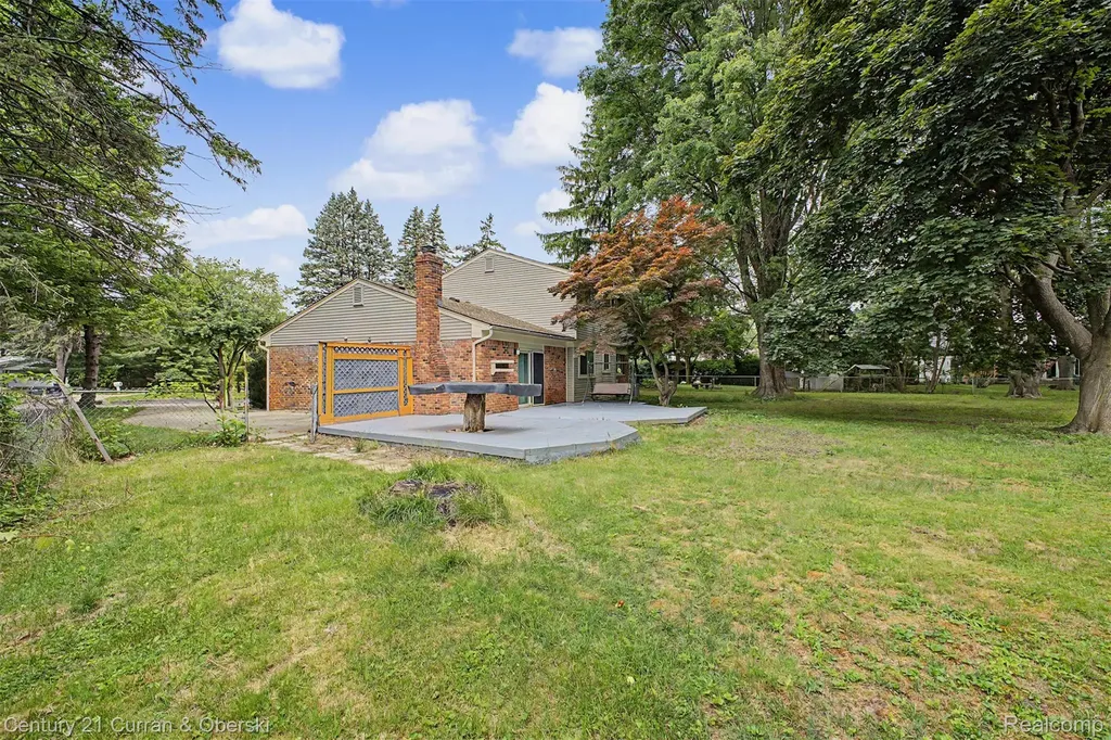 8834 Dublin Way Sterling Heights City MI 48314