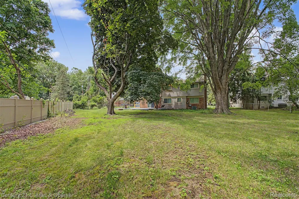8834 Dublin Way Sterling Heights City MI 48314