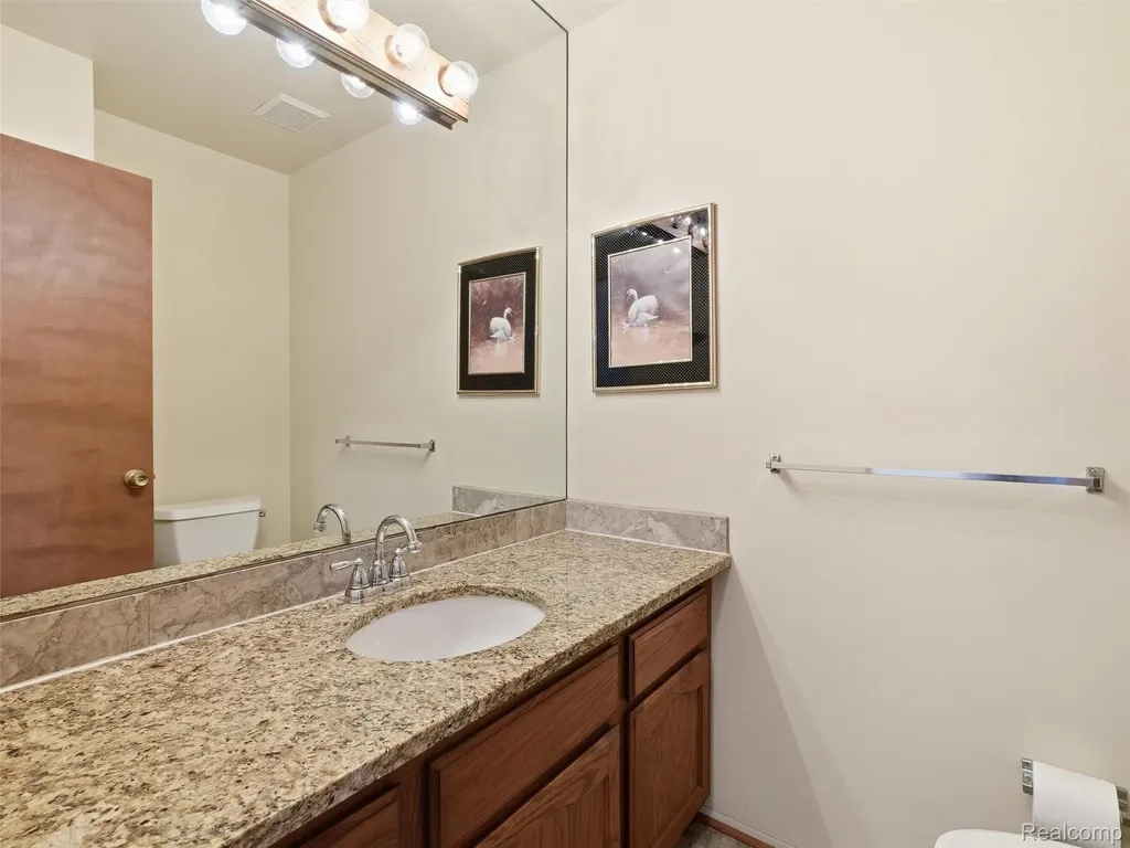 1280 Falcon Drive Troy City MI 48098