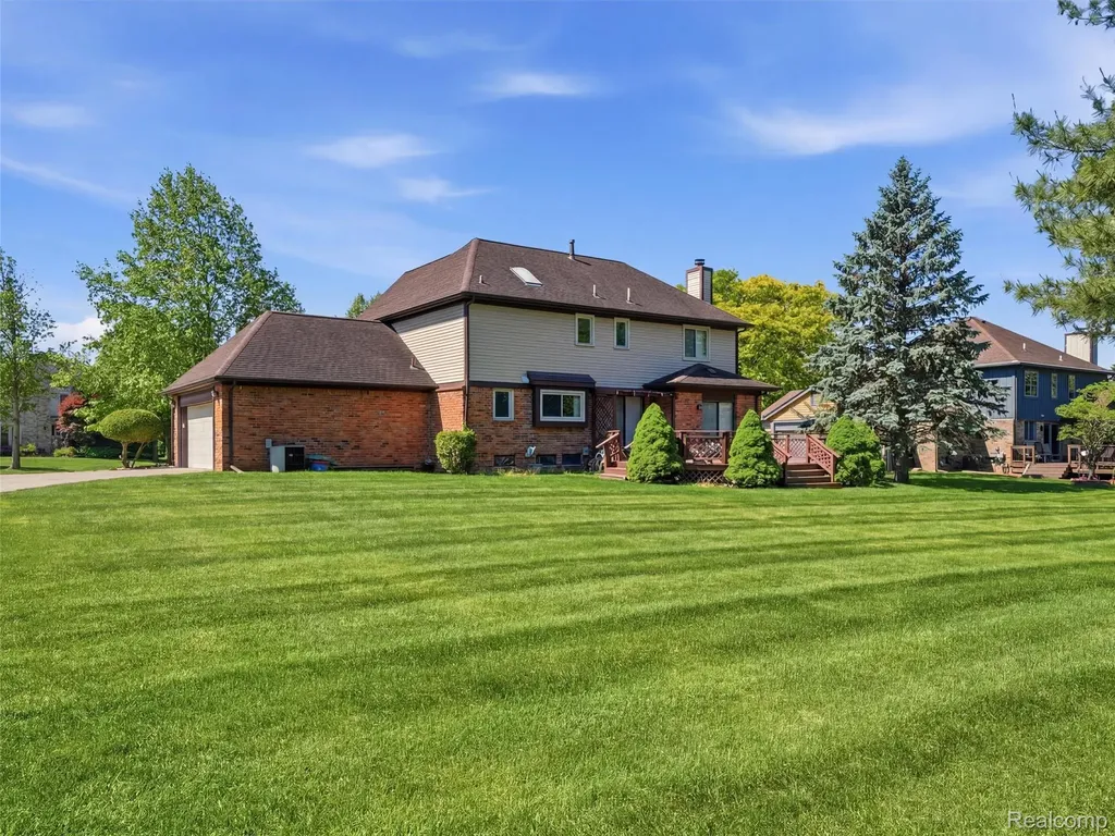1280 Falcon Drive Troy City MI 48098