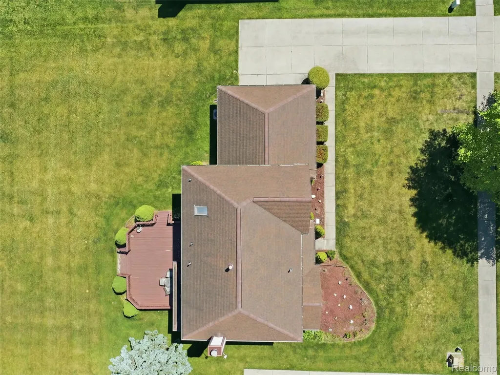 1280 Falcon Drive Troy City MI 48098