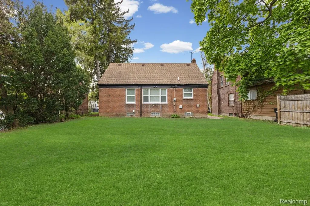 20124 Snowden Street Detroit City MI 48235