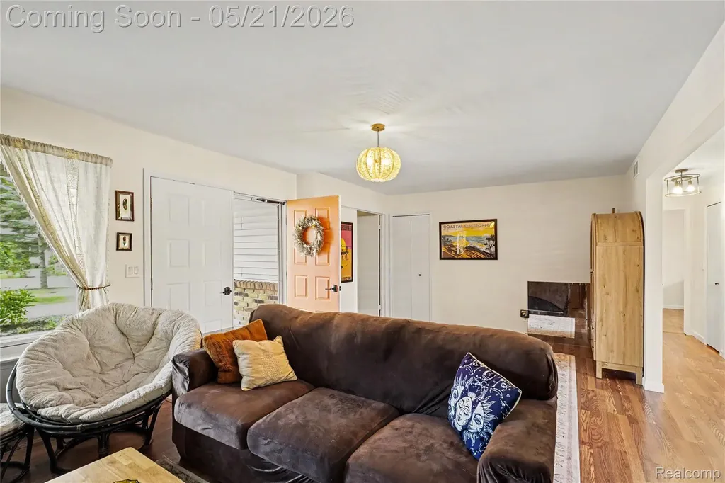 406 Fairwood Road Pinckney Village MI 48169