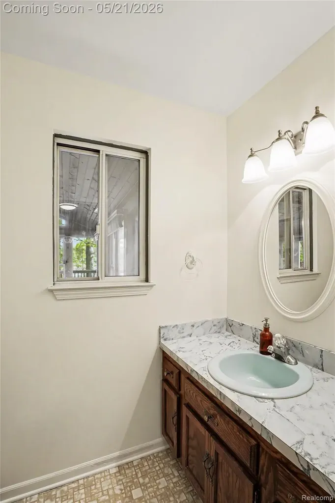 406 Fairwood Road Pinckney Village MI 48169