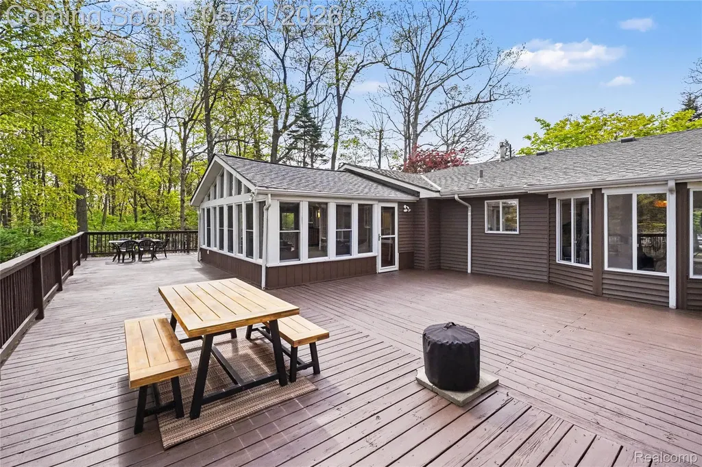 406 Fairwood Road Pinckney Village MI 48169