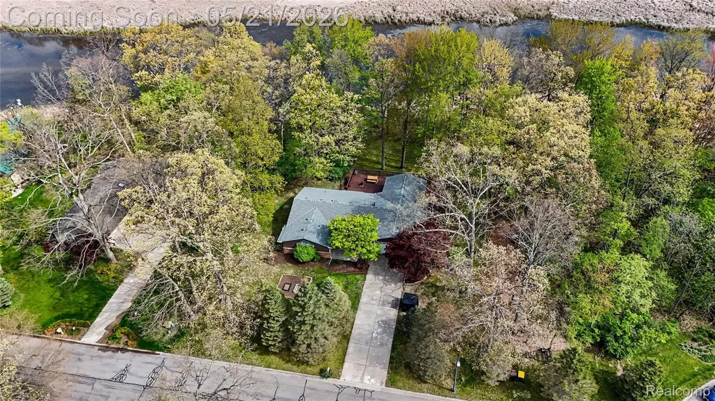 406 Fairwood Road Pinckney Village MI 48169