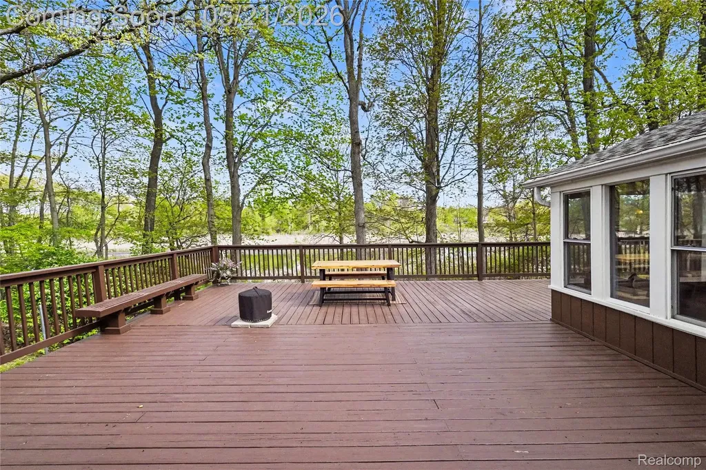 406 Fairwood Road Pinckney Village MI 48169