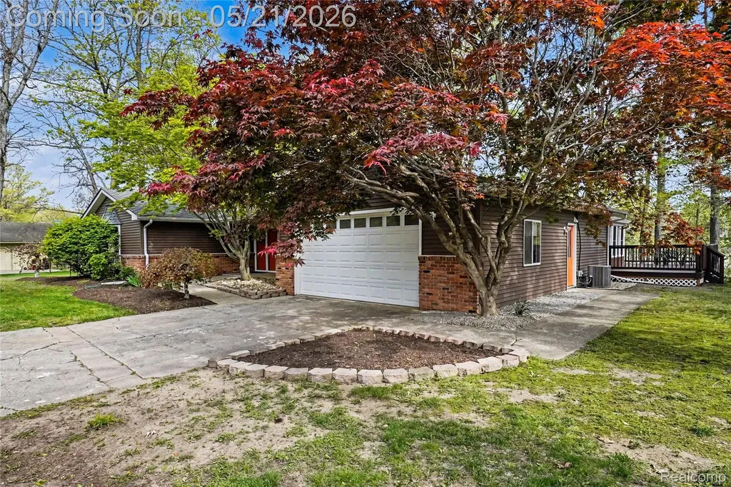 406 Fairwood Road Pinckney Village MI 48169