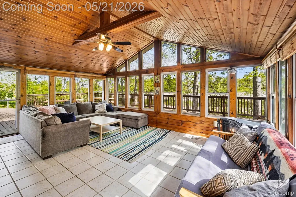 406 Fairwood Road Pinckney Village MI 48169