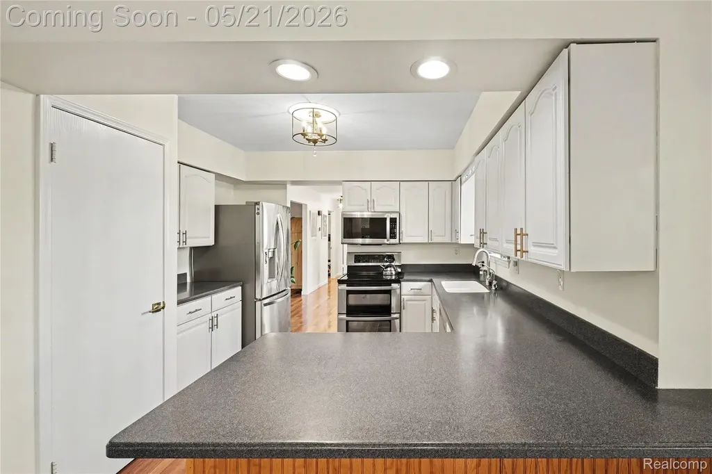 406 Fairwood Road Pinckney Village MI 48169