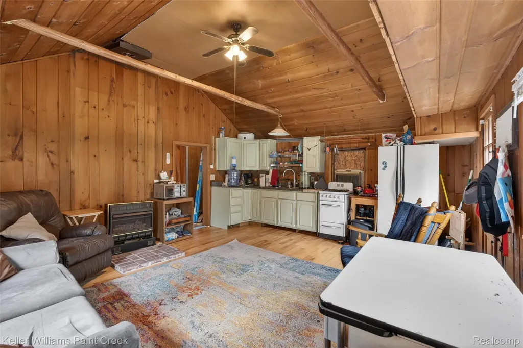 5429 Daily Road Clement Township MI 48610