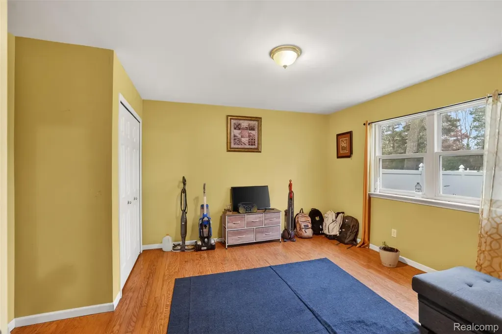 2699 Barns Drive Westland City MI 48186