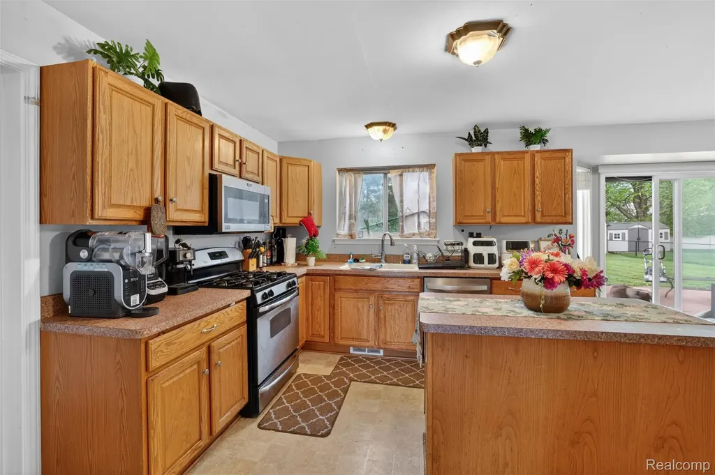 2699 Barns Drive Westland City MI 48186
