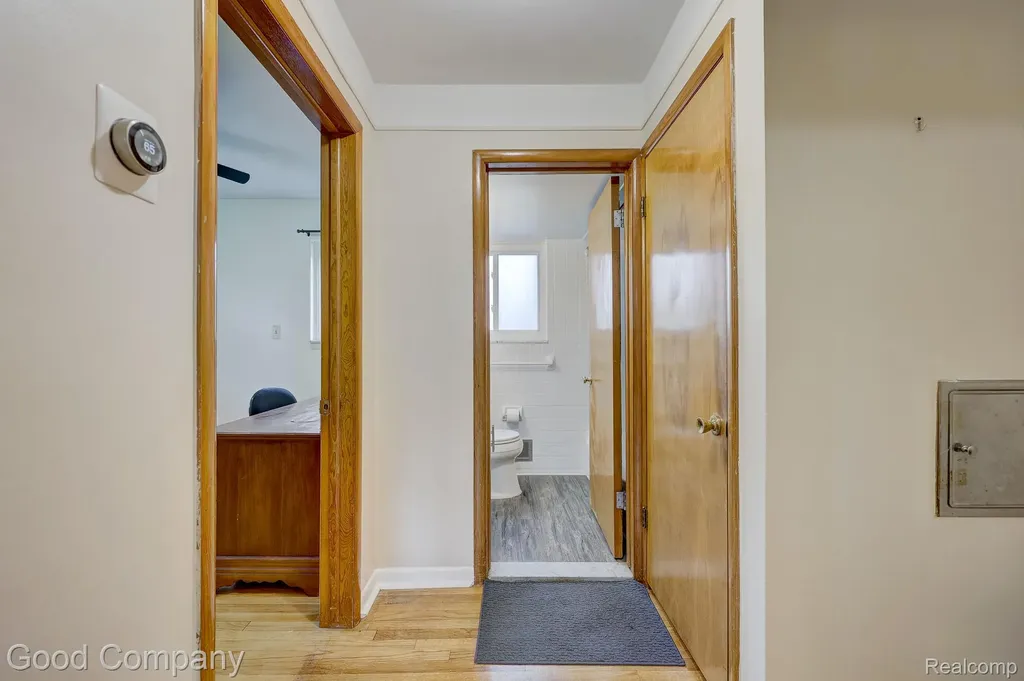 11493 Warren Boulevard Warren City MI 48089