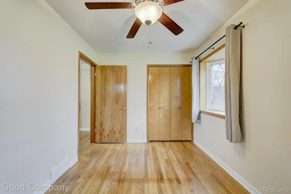 11493 Warren Boulevard Warren City MI 48089