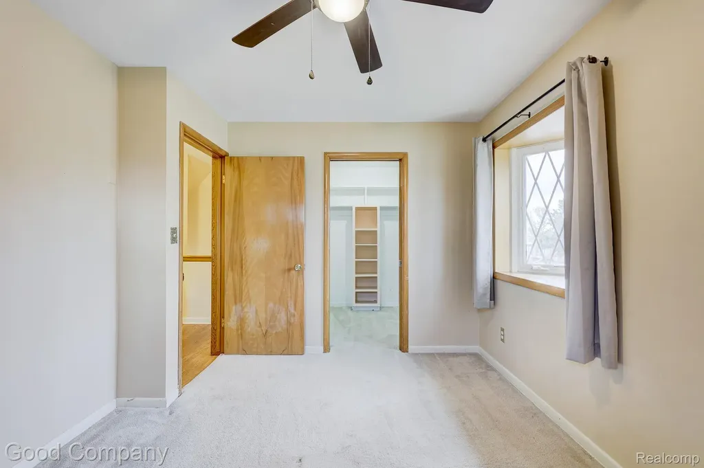 11493 Warren Boulevard Warren City MI 48089