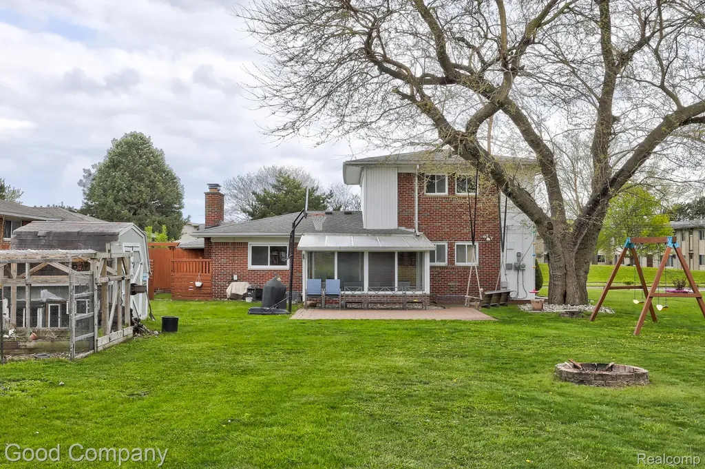 11493 Warren Boulevard Warren City MI 48089