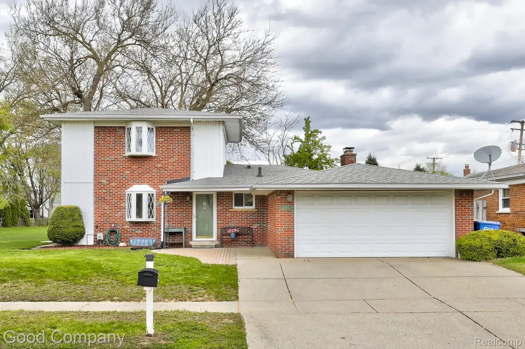 11493 Warren Boulevard Warren City MI 48089