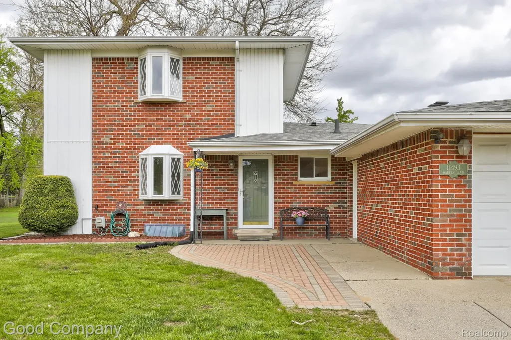 11493 Warren Boulevard Warren City MI 48089