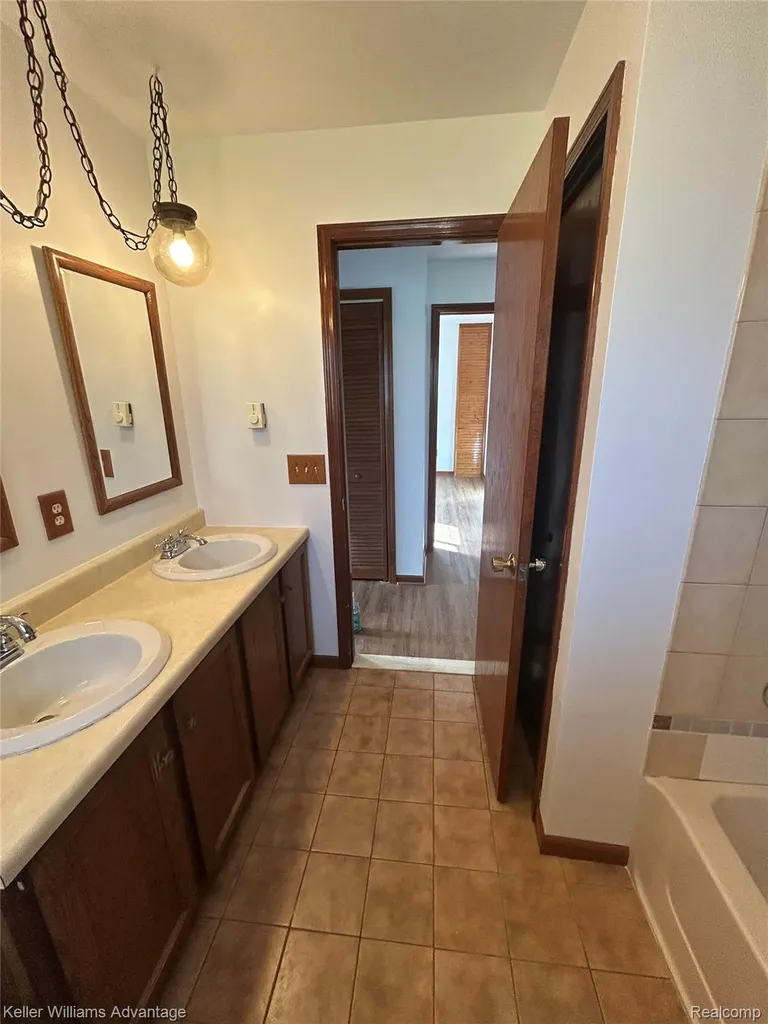 2800 E Booth Road Au Gres Township MI 48703