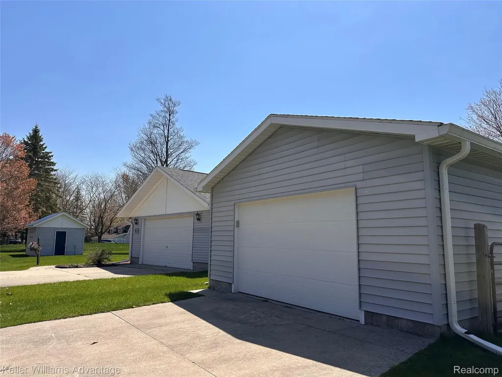 2800 E Booth Road Au Gres Township MI 48703