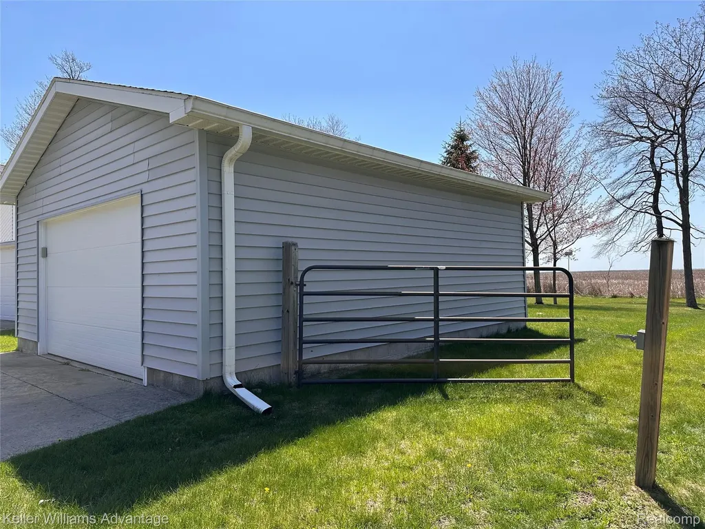 2800 E Booth Road Au Gres Township MI 48703