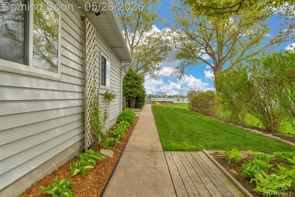 5441 Pointe Drive East China Township MI 48054