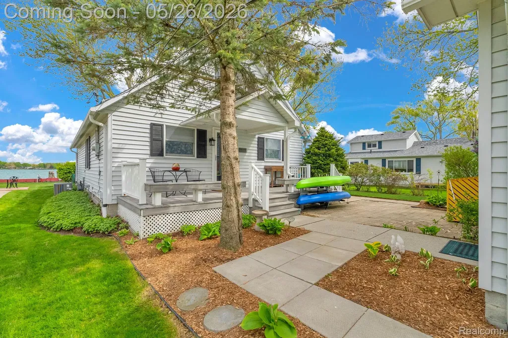 5441 Pointe Drive East China Township MI 48054