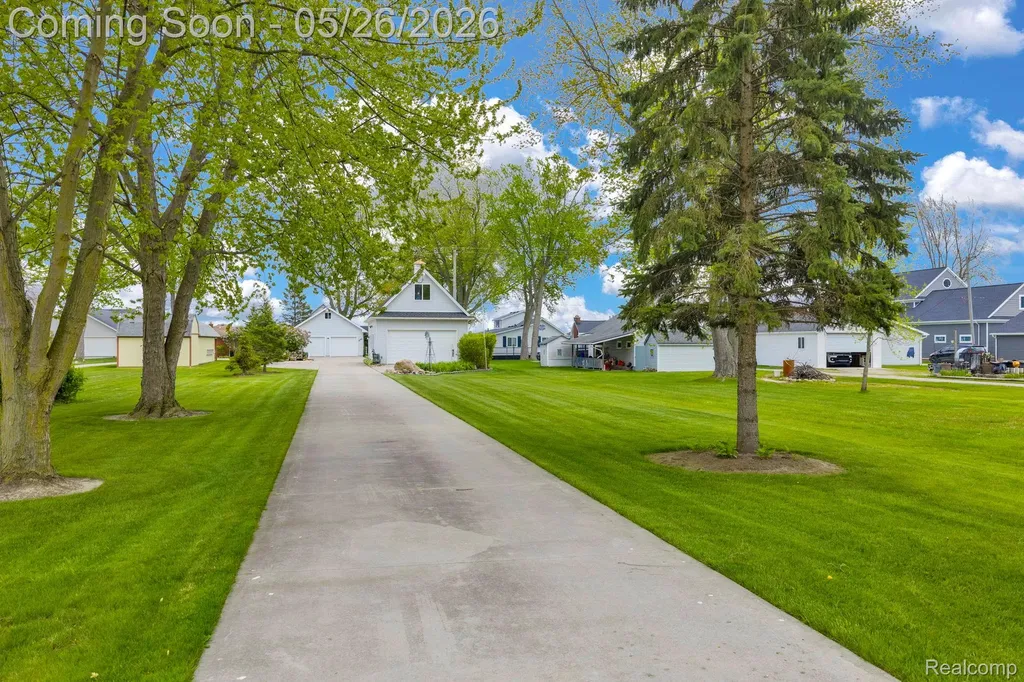5441 Pointe Drive East China Township MI 48054