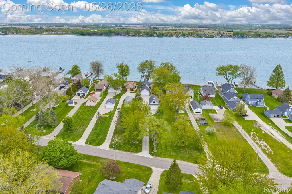 5441 Pointe Drive East China Township MI 48054
