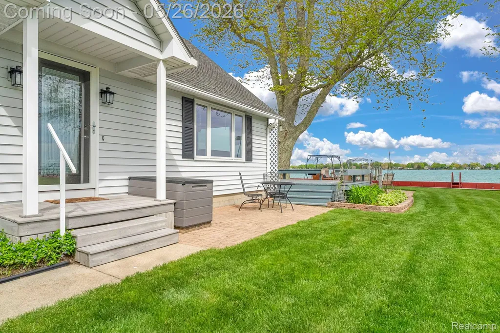 5441 Pointe Drive East China Township MI 48054
