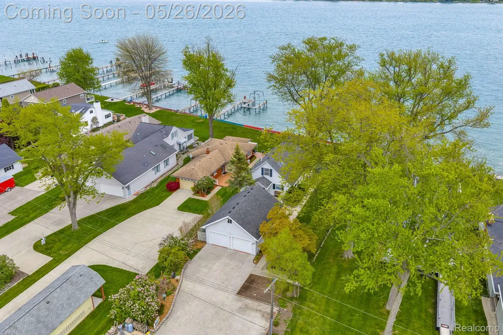 5441 Pointe Drive East China Township MI 48054