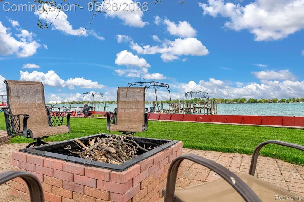 5441 Pointe Drive East China Township MI 48054
