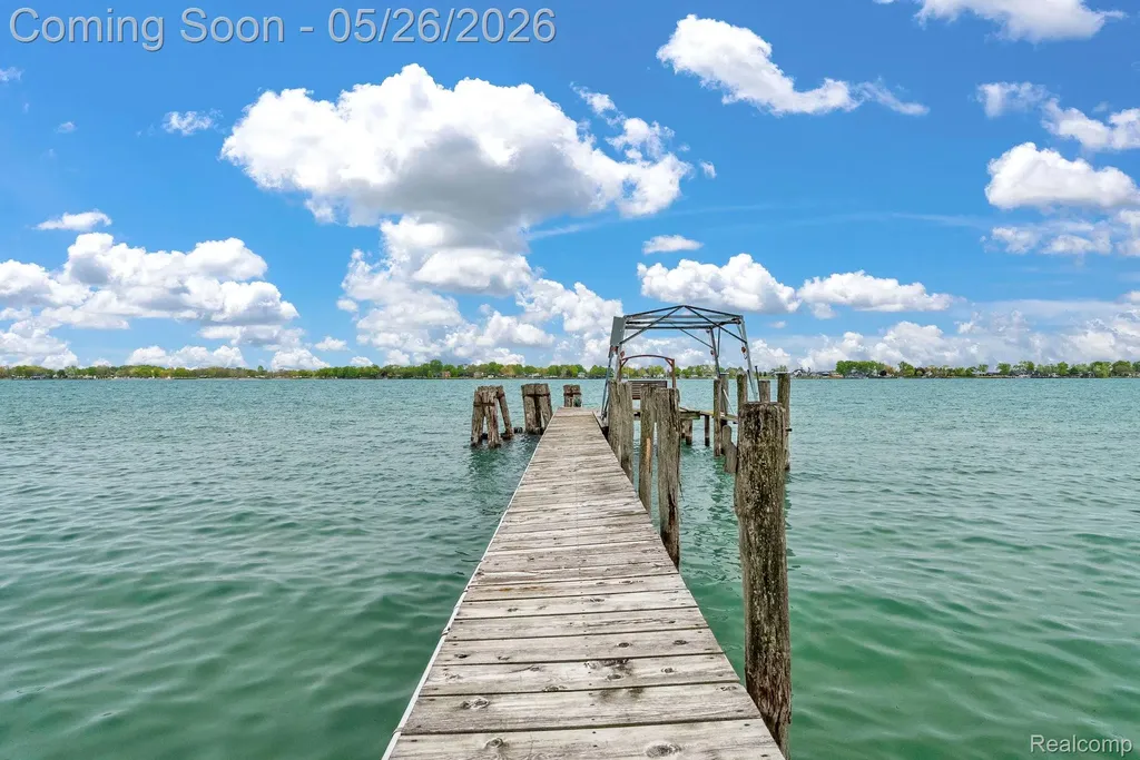 5441 Pointe Drive East China Township MI 48054