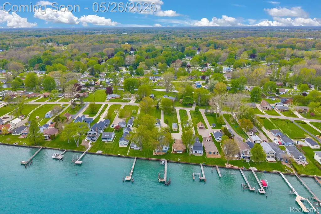 5441 Pointe Drive East China Township MI 48054