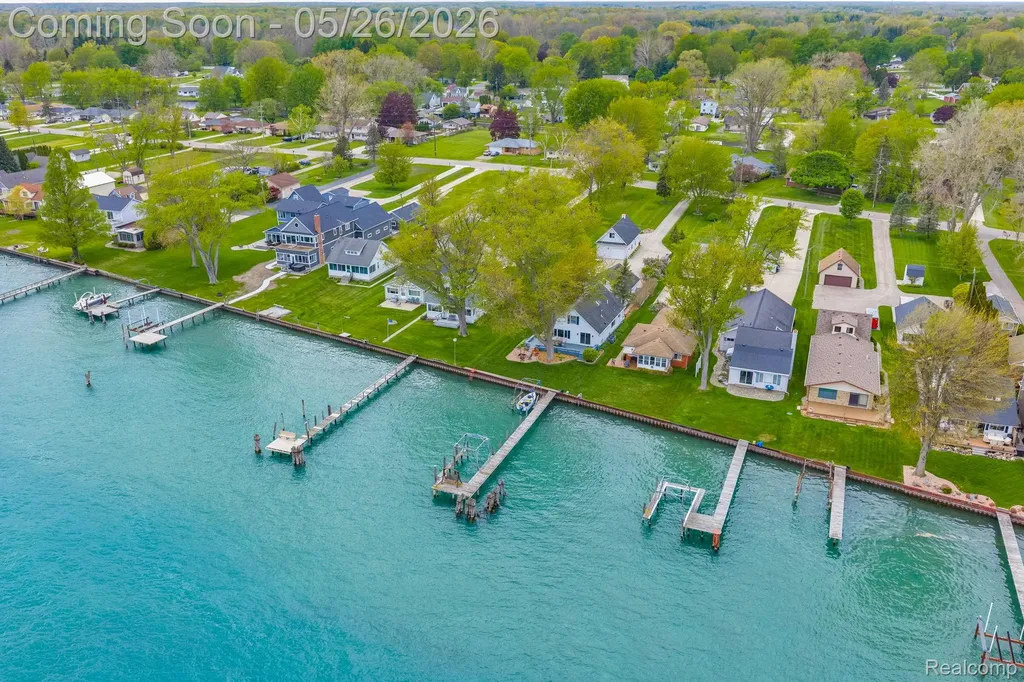 5441 Pointe Drive East China Township MI 48054