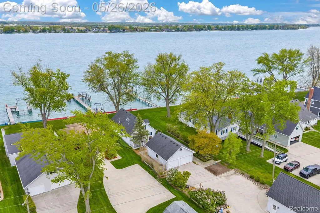 5441 Pointe Drive East China Township MI 48054