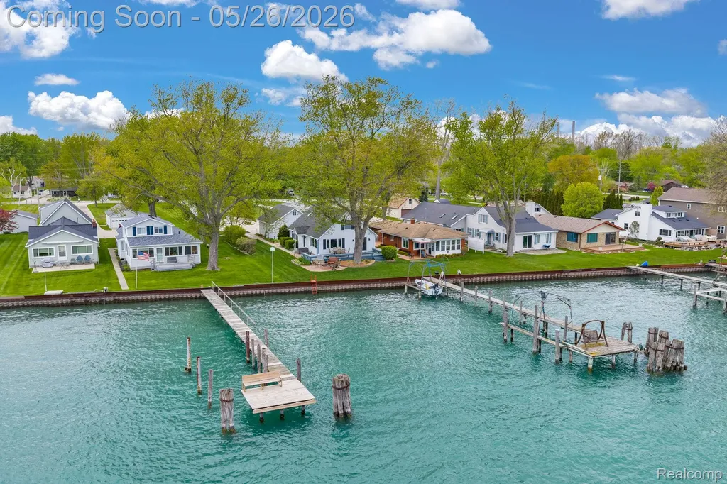 5441 Pointe Drive East China Township MI 48054