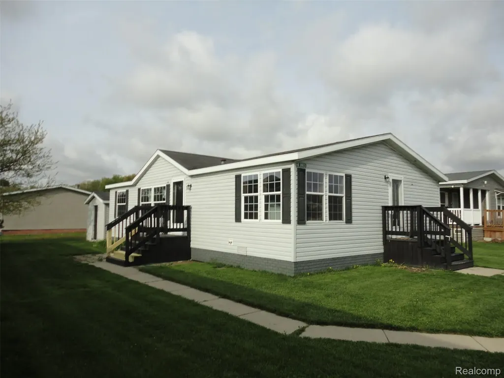 3913 Benjamin Way Raisinville Township MI 48161