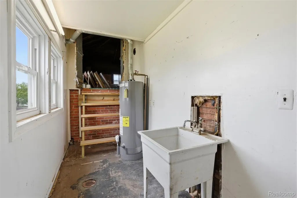 26249 E Huron River Drive Flat Rock City MI 48134