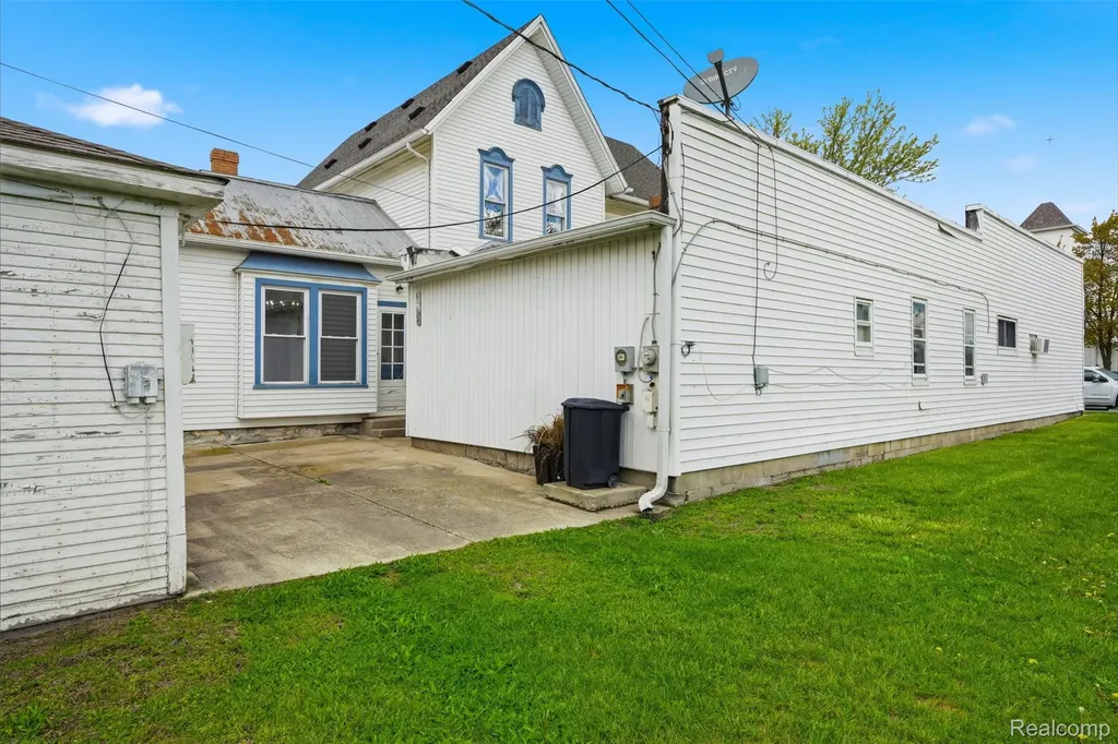 26249 E Huron River Drive Flat Rock City MI 48134