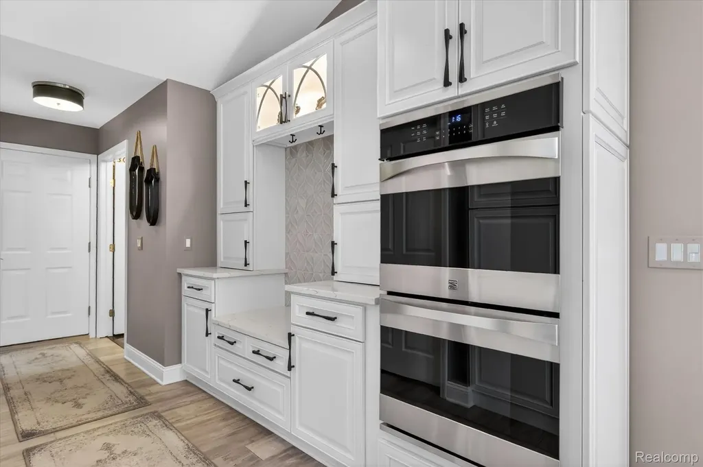 8955 Sandy Ridge Drive White Lake Charter Township MI 48386
