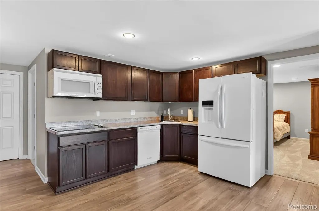 8955 Sandy Ridge Drive White Lake Charter Township MI 48386