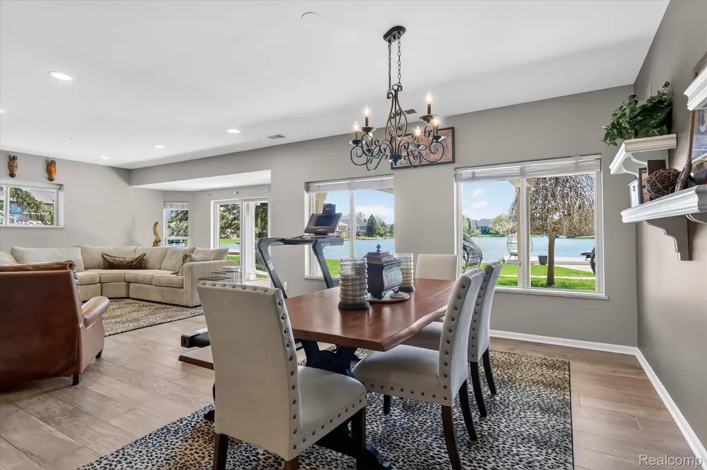 8955 Sandy Ridge Drive White Lake Charter Township MI 48386