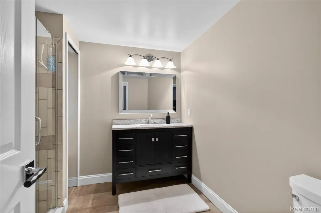 8955 Sandy Ridge Drive White Lake Charter Township MI 48386