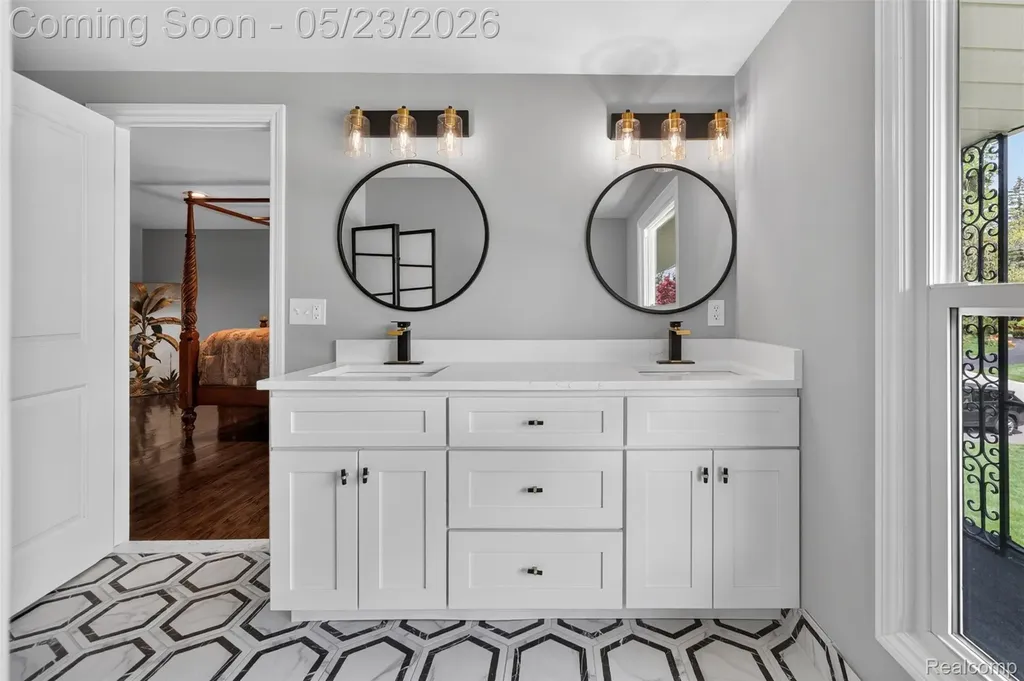 30935 Perrys Crossing Farmington Hills City MI 48331