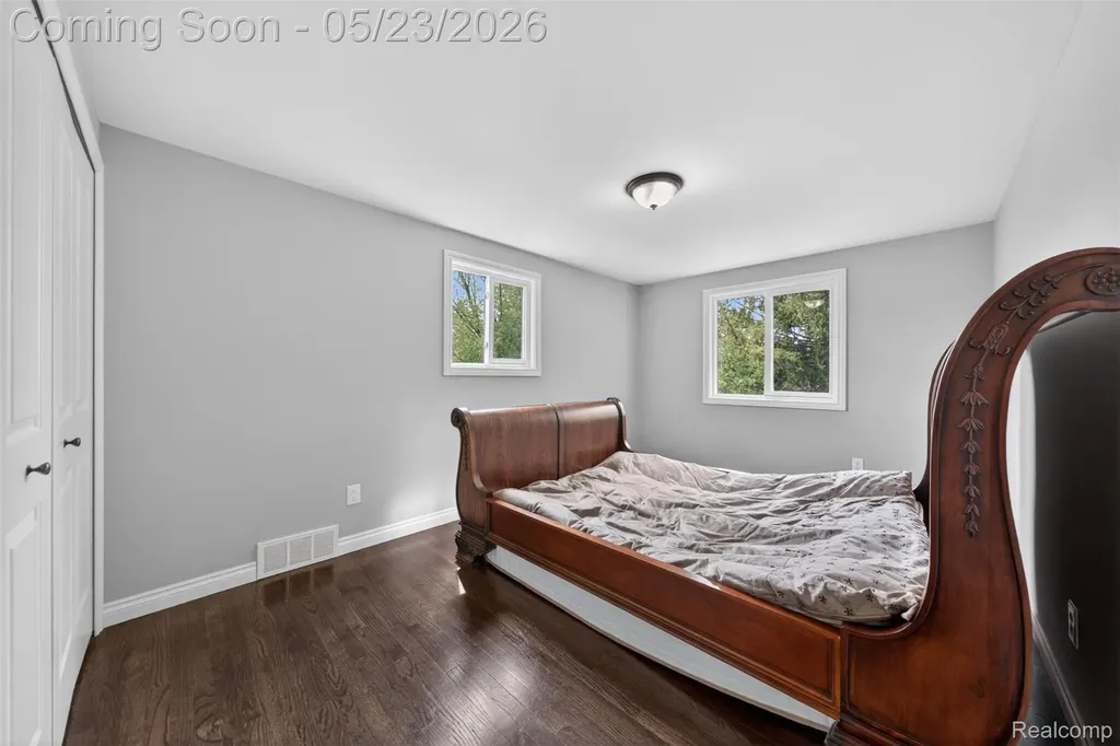30935 Perrys Crossing Farmington Hills City MI 48331