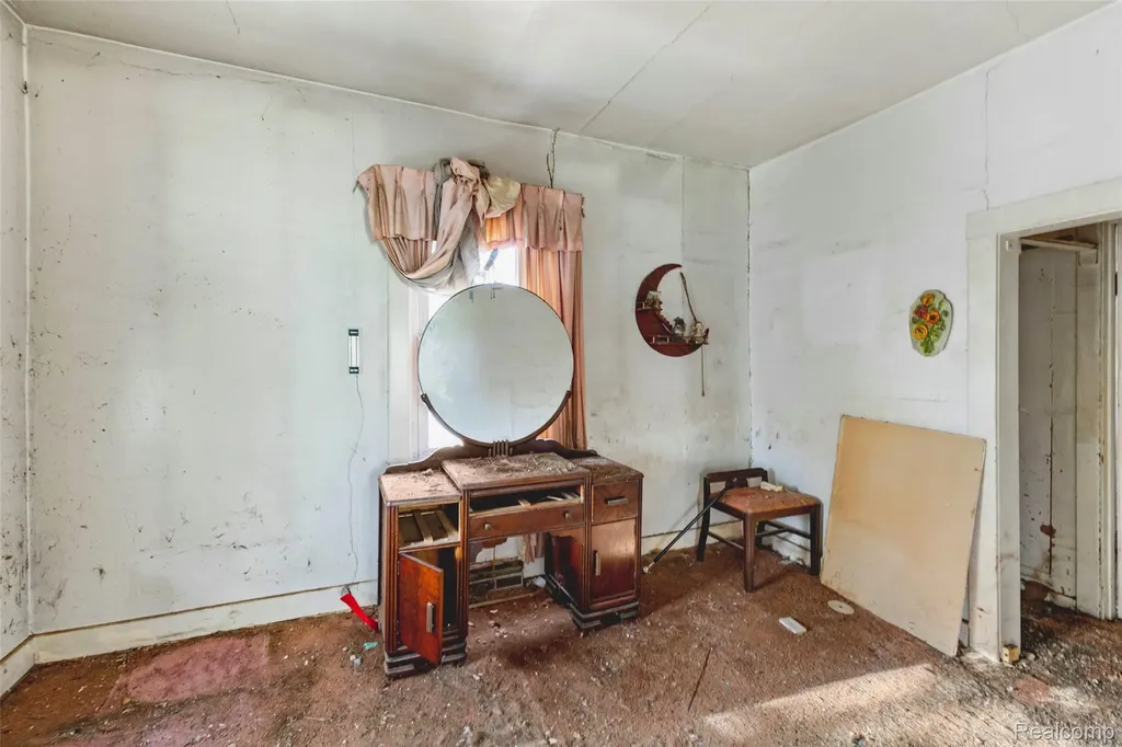 3713 Lowcroft Avenue Lansing City MI 48910