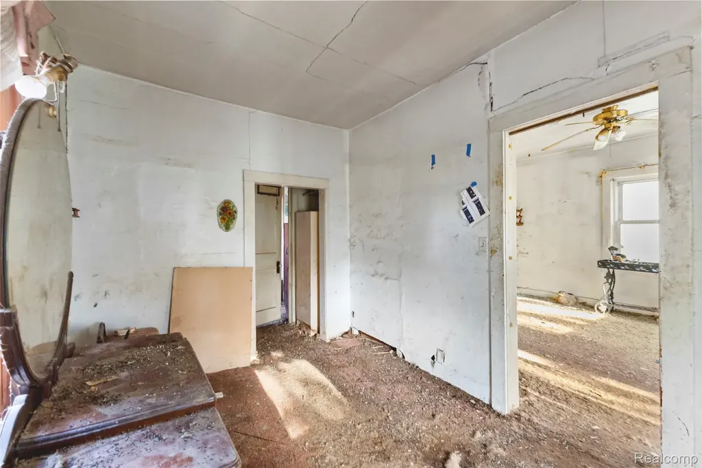3713 Lowcroft Avenue Lansing City MI 48910